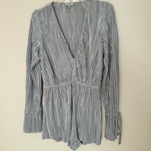 Tobi Silver Pleated V-Neck Long Sleeve Romper